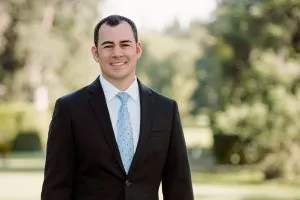Dr Ugalde